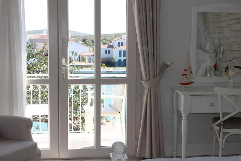 Port Villa Deniz Alaçatı Otel